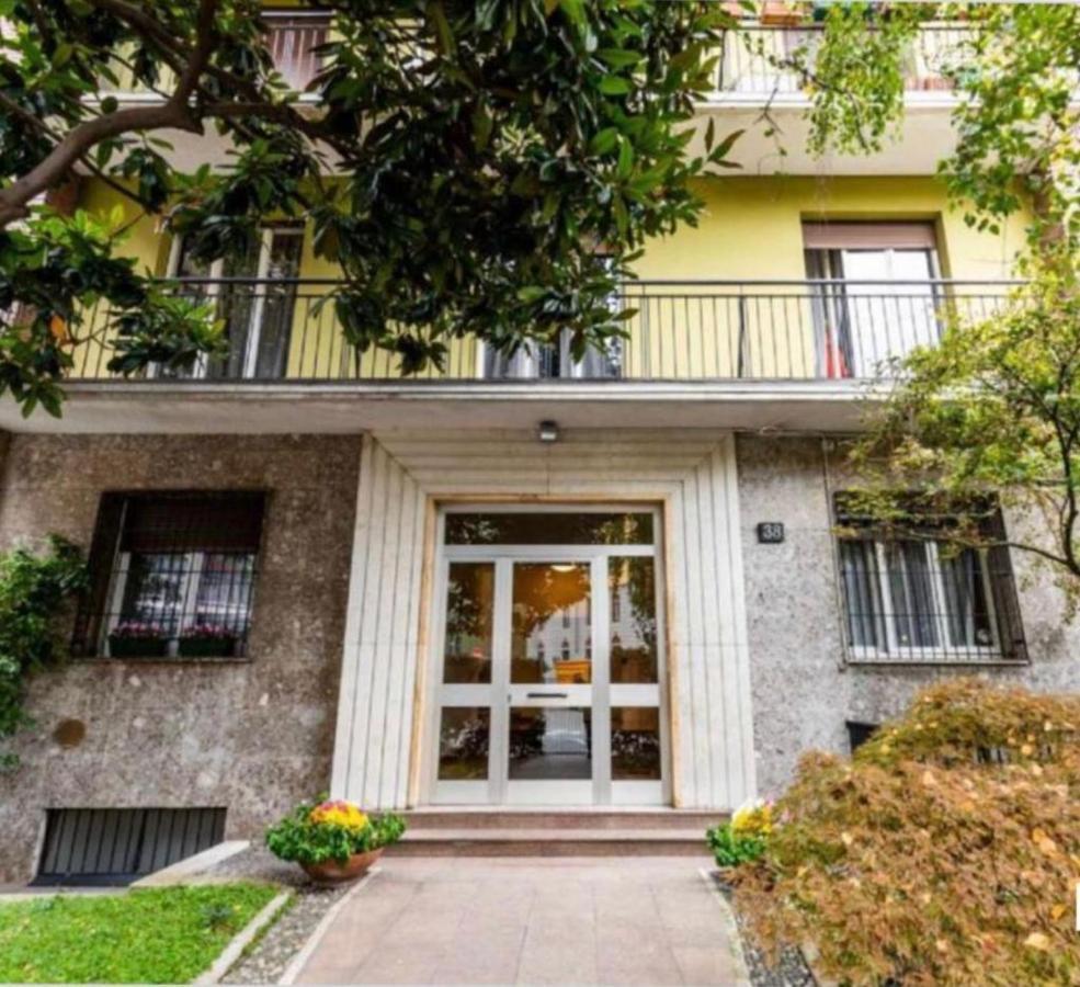 Elegante Appartamento In Zona Tortona-Solari Milano Eksteriør billede